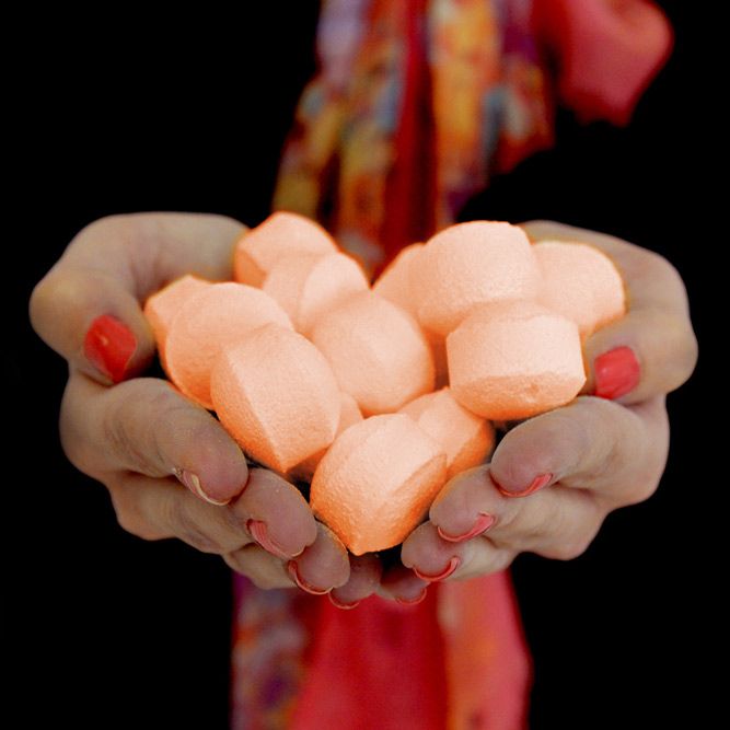 1.3kg Box of Fresh Oranges Chill Pills - White Label