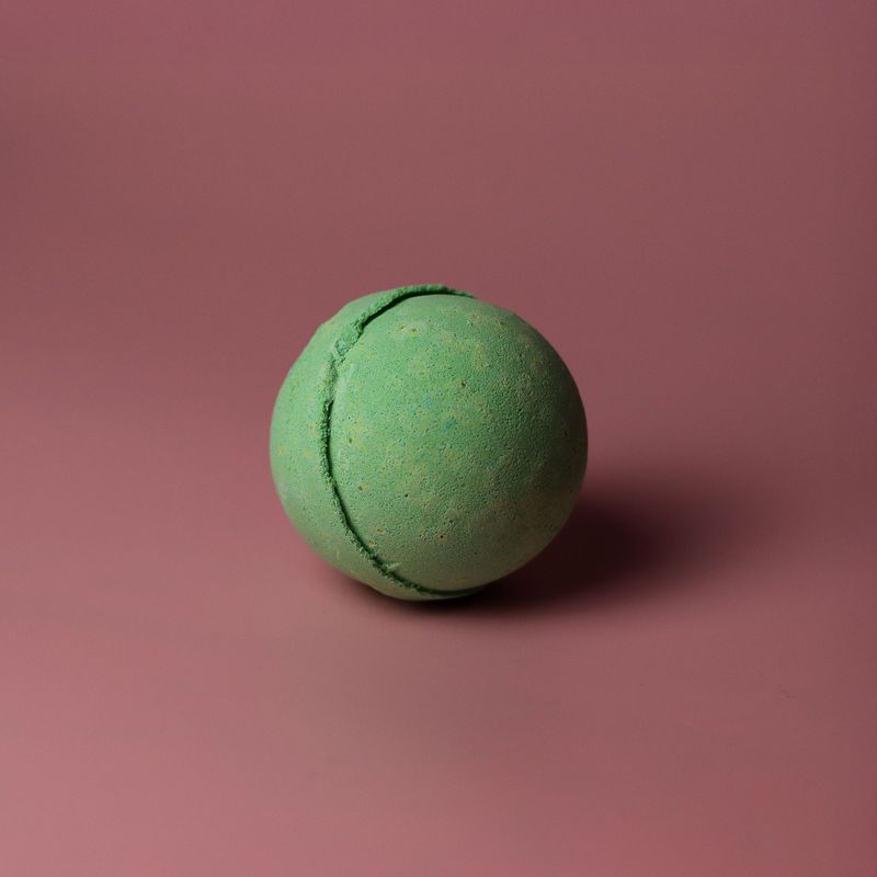 Peppermint & Tea Tree Bath Bomb 180g - White Label