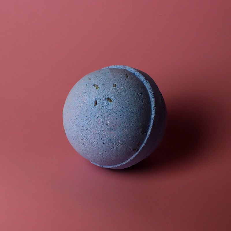 Lavender & Seeds Bath Bomb 180g - White Label