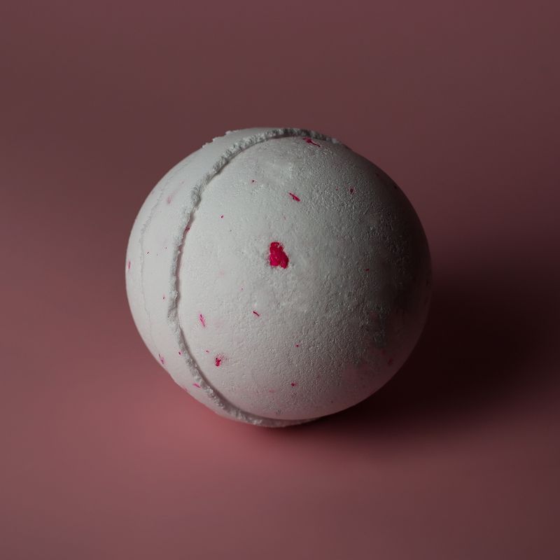 Coconut Dream Bath Bomb 180g - White Label