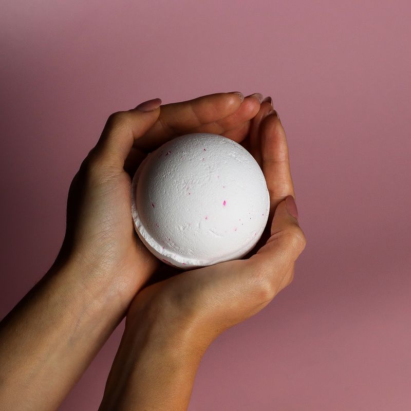 Coconut Dream Bath Bomb 180g - White Label
