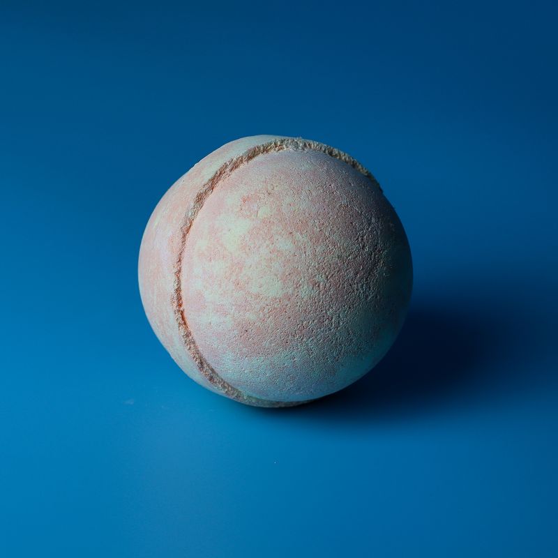 Peach Sangria Bath Bomb 180g - White Label
