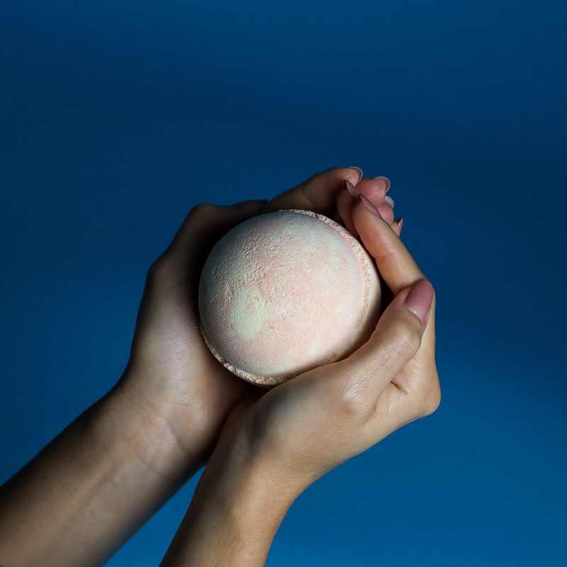 Peach Sangria Bath Bomb 180g - White Label