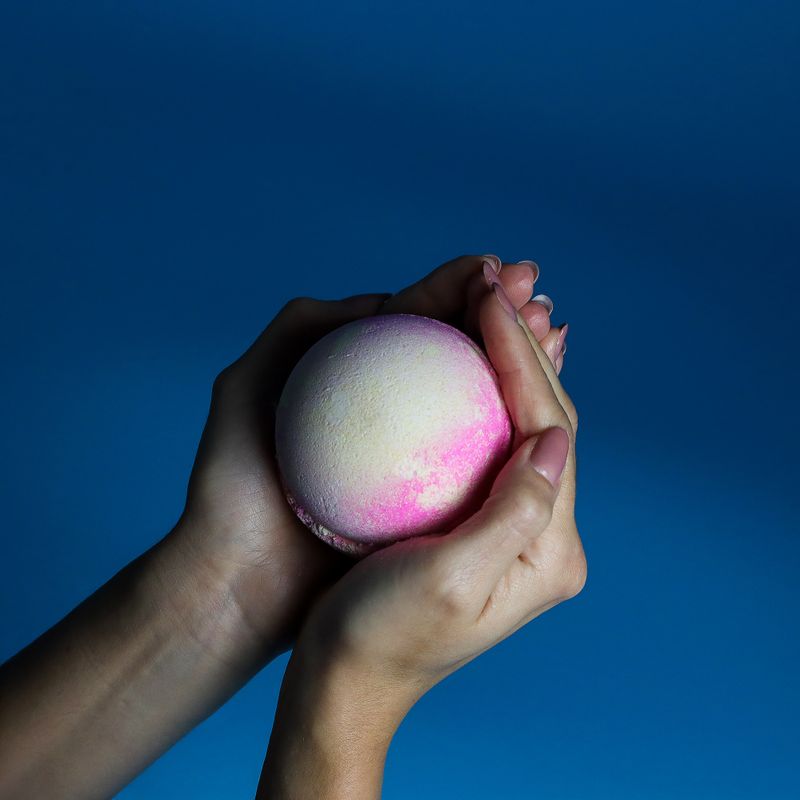 Pink Lemonade Bath Bomb 180g - White Label