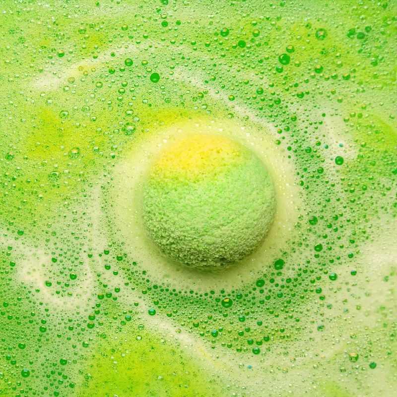 Peppermint & Tea Tree Bath Bomb 180g - White Label