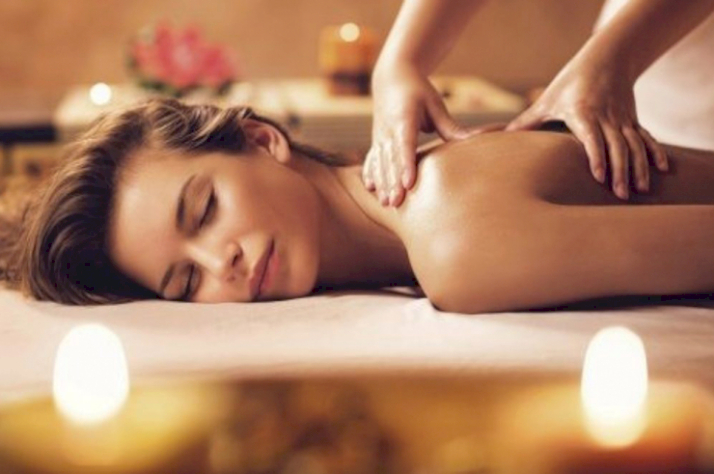 AW Aromatics - massage and bath oils 